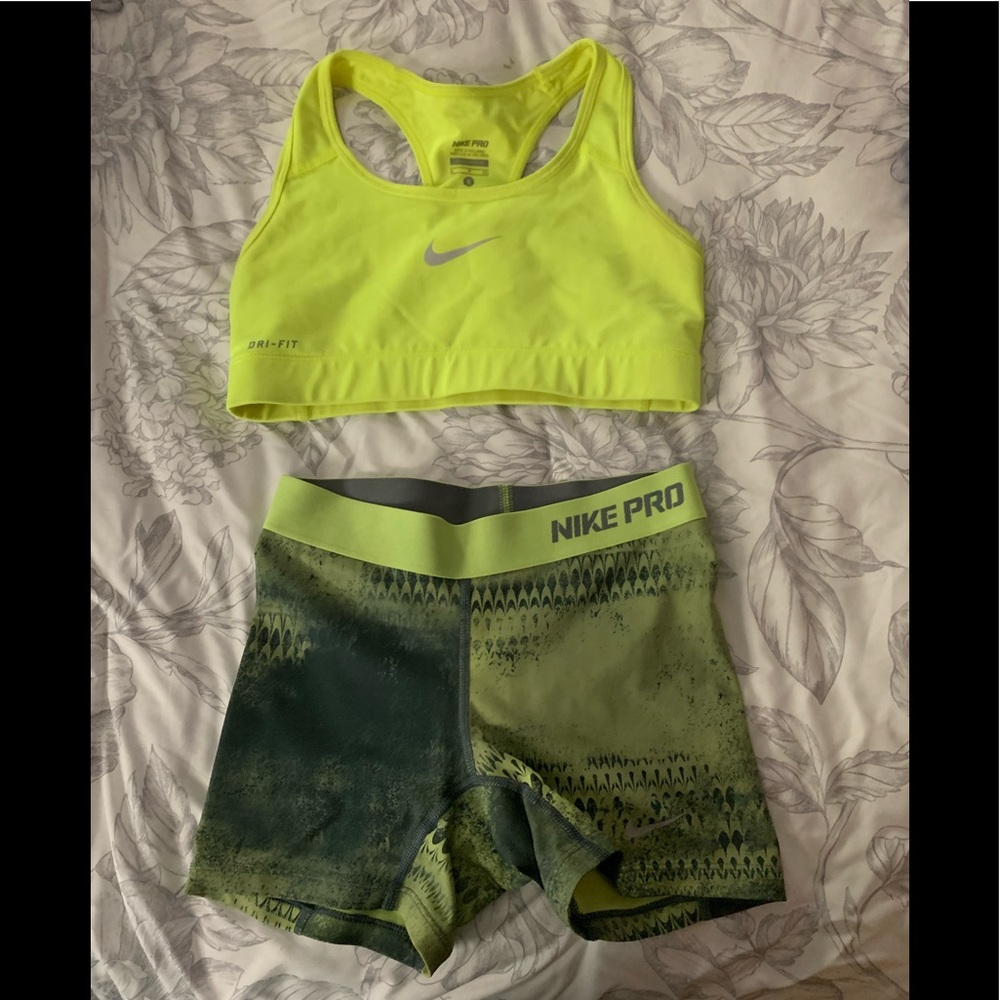 Nike pro set